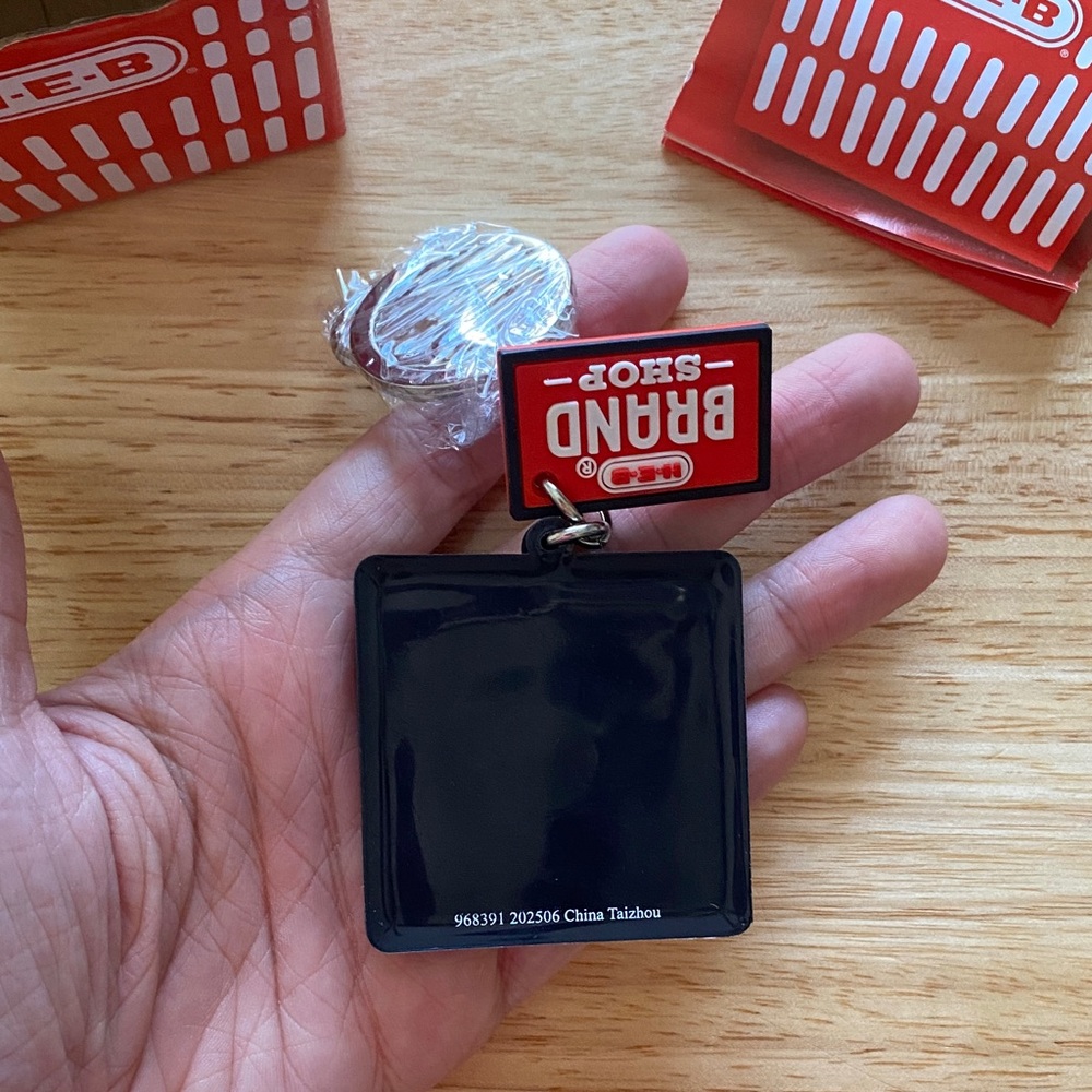 Midtown Pizza Keychain with HEB Branding - Picture 5 of 8